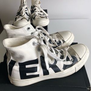 Converse / used / womens 7 & 8